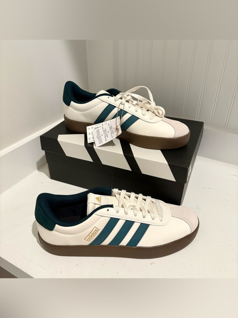 Adidas Sneakers